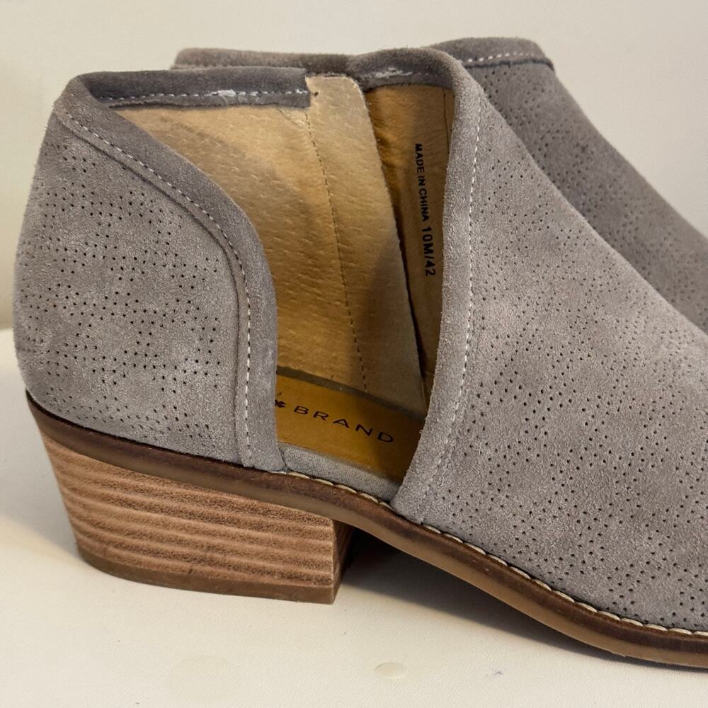 Lucky Brand Felixah D'Orsay Bootie Womens 10M Gray Almond Toe Perforated Suede - Picture 2 of 9